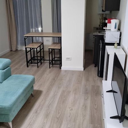 Apartament Cwa 1 Aeroport Otopeni Bagian luar foto